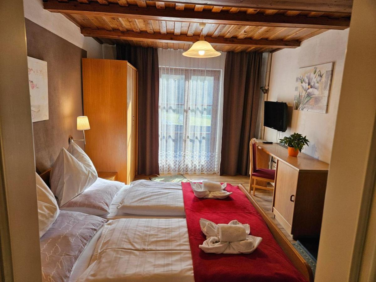 Gasthof-Pension Alt Kirchheim Bad Kleinkirchheim Esterno foto